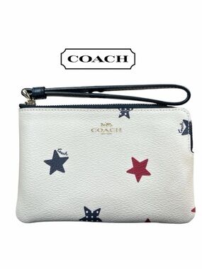 Coach American Star‎ Corner Zip Wristlet